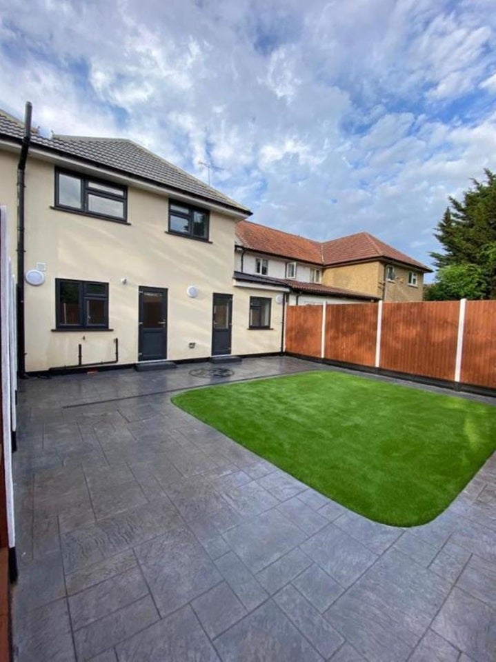 House Elm Close in Greater London