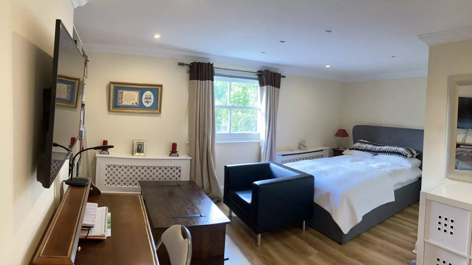 Flat Kensington High Street in Greater London