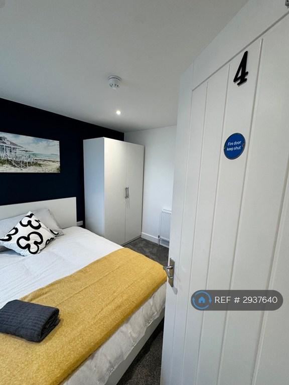 Room Oriel Road in Portsmouth