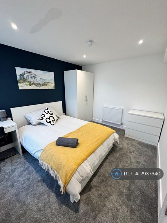Room Oriel Road in Portsmouth