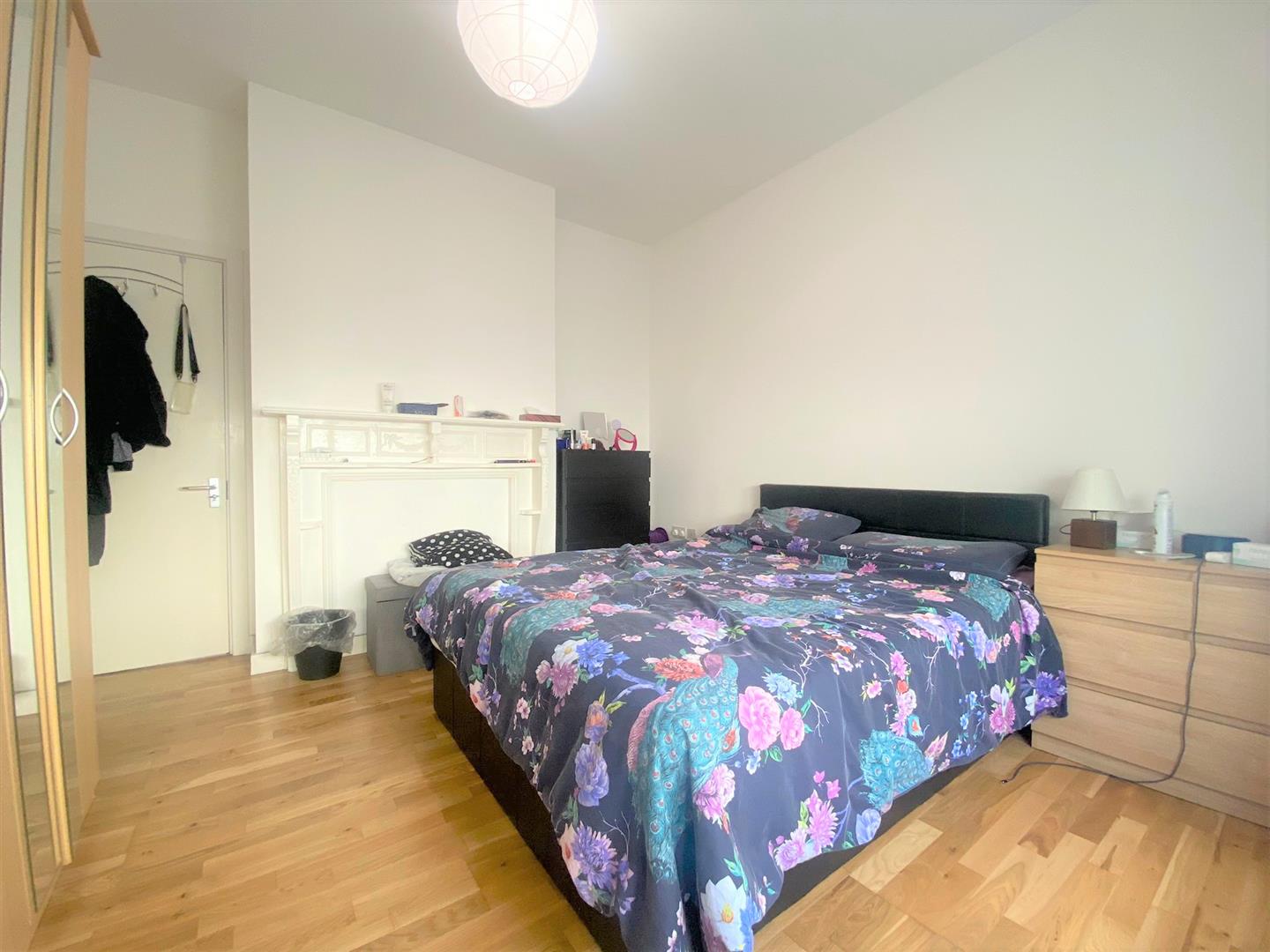 Flat Derby Road in Greater London