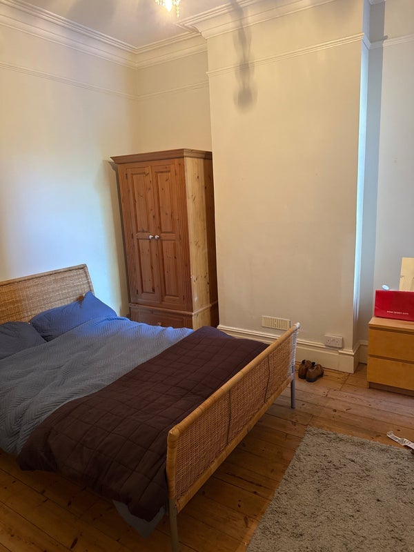 Room Woodgrange Avenue in Greater London