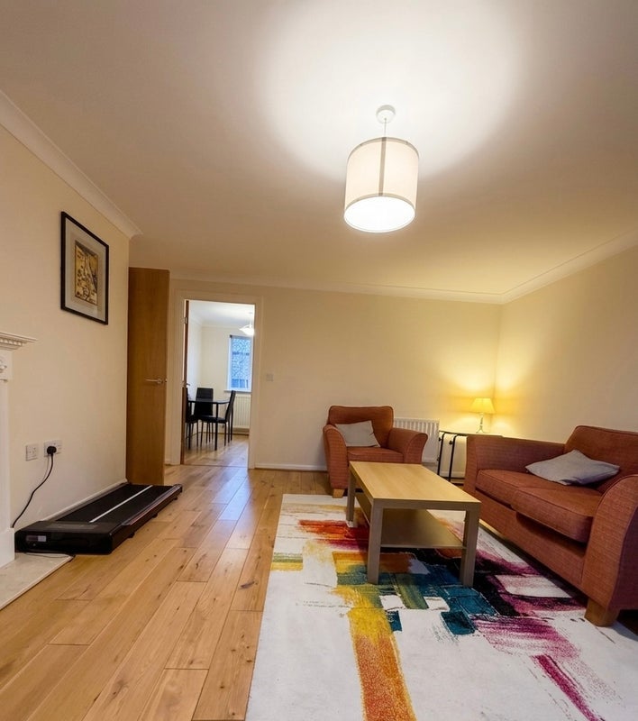 Room Doe Close in Cardiff