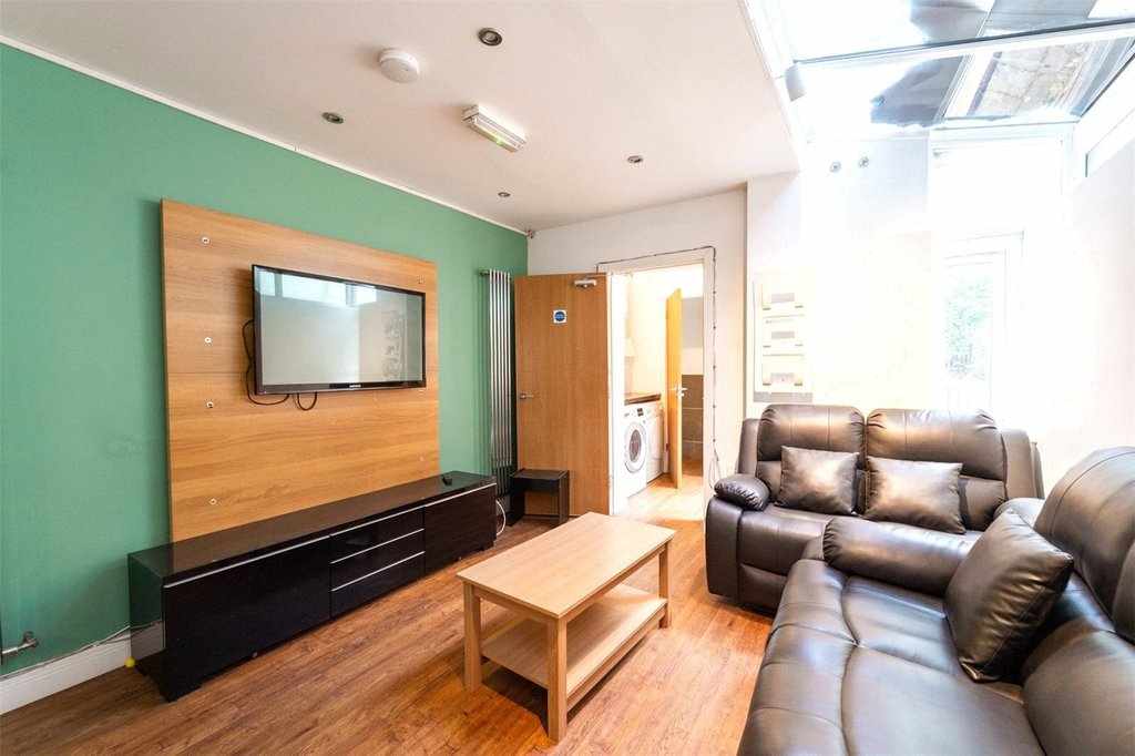 Flat Heeley Road in Birmingham
