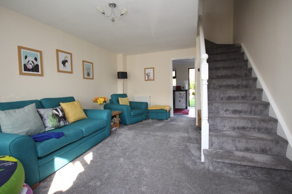 House Chisbury Close in Winkfield