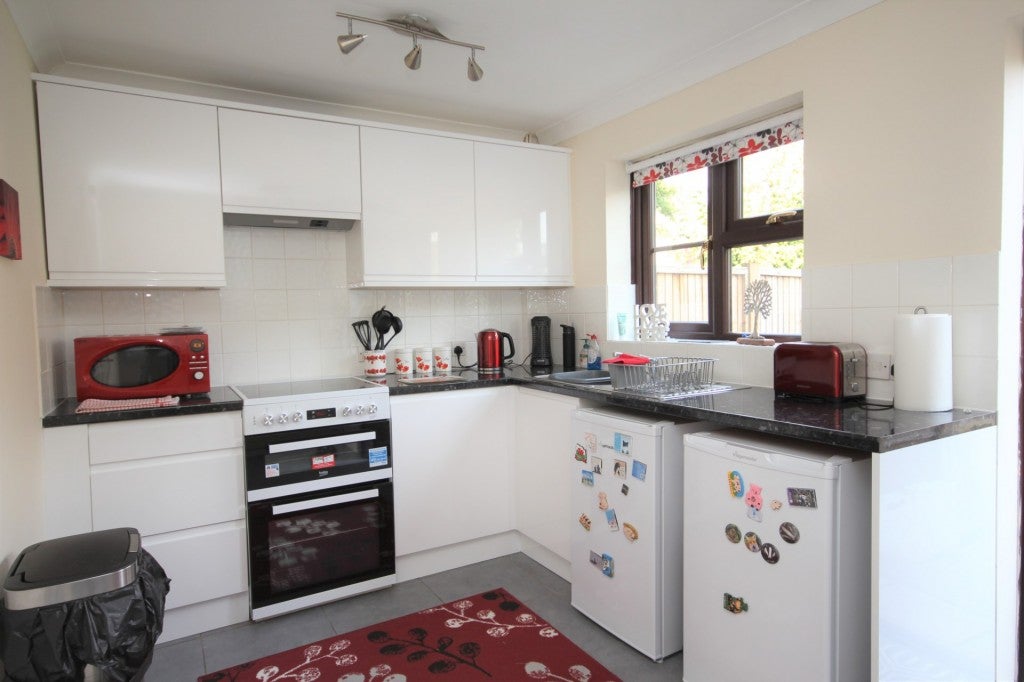 House Chisbury Close in Winkfield