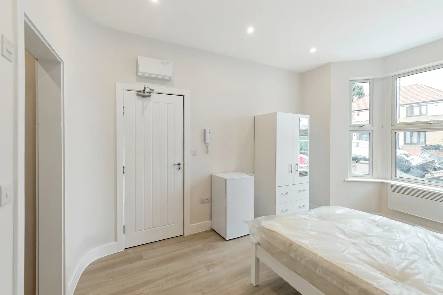 Flat Cambridge Road in Greater London