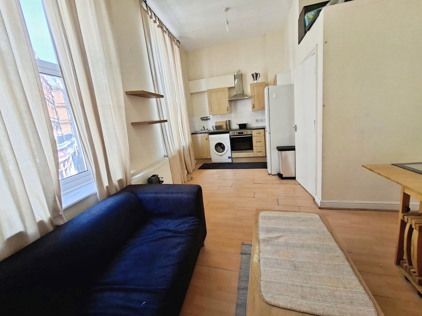 Flat Electric Avenue in Greater London
