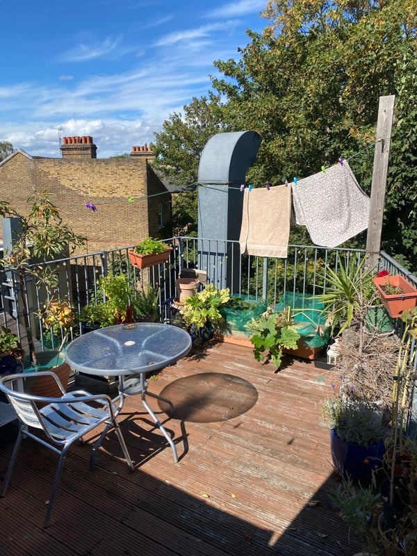 Room Half Moon Lane in Greater London