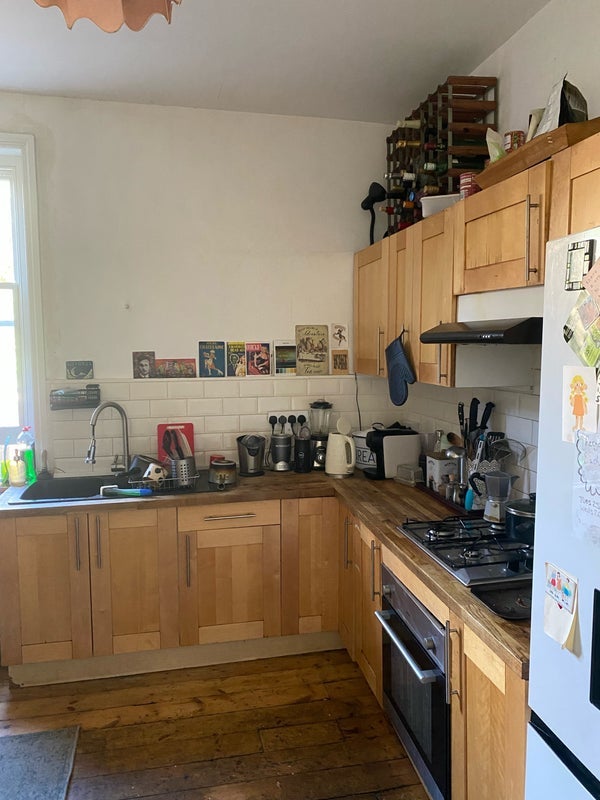Room Half Moon Lane in Greater London