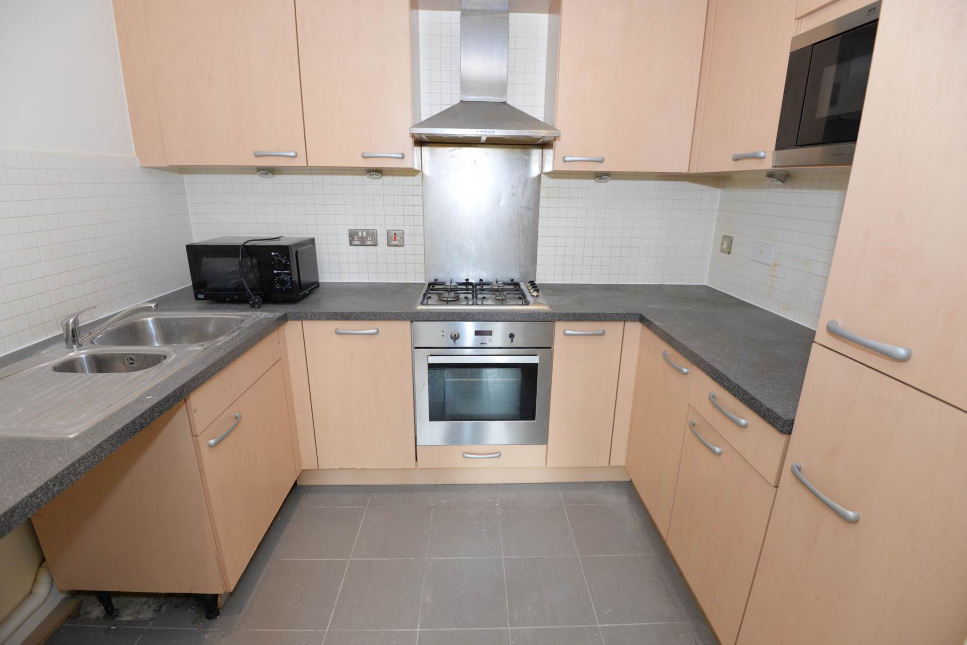Flat Warrior Close in Greater London