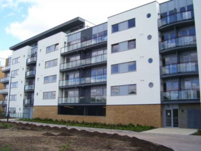 Flat Warrior Close in Greater London
