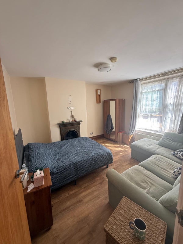 Room Thames Street in Greater London