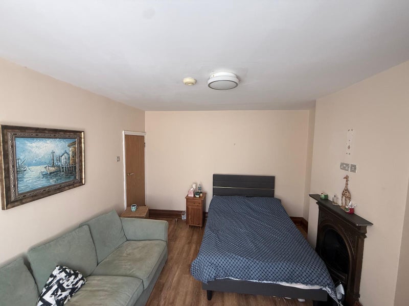 Room Thames Street in Greater London