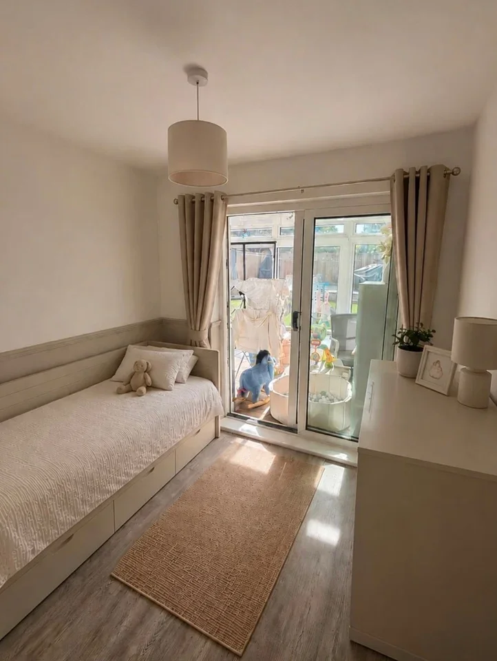 Room Bagnell Road in Bristol