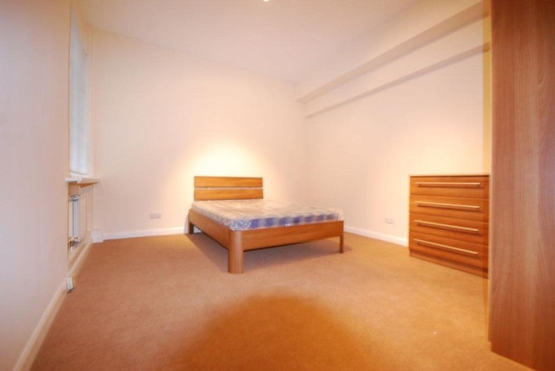 Flat Hampstead Road in Greater London