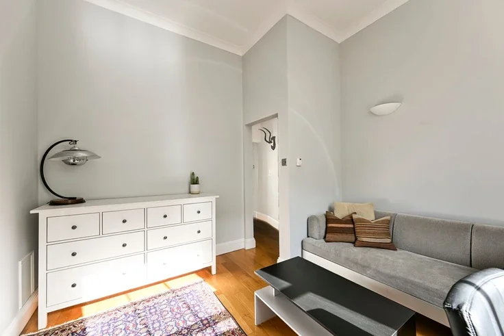 Flat Eccleston Square Mews in City of Westminster