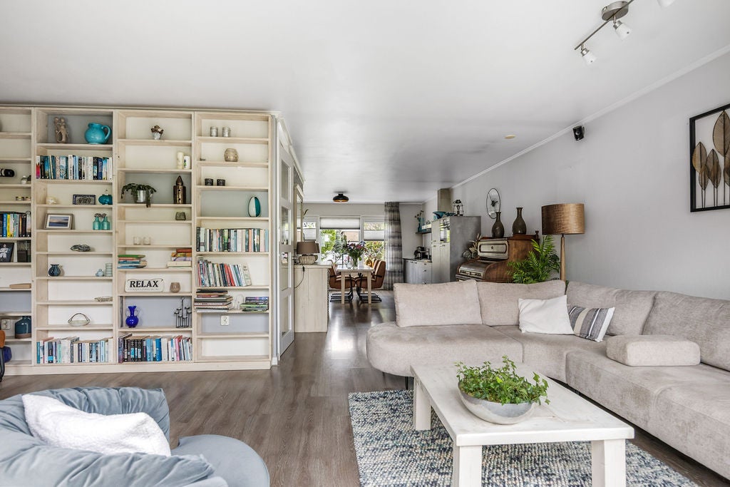 Hoekwoning te koop: Zeskanter 16, Sneek