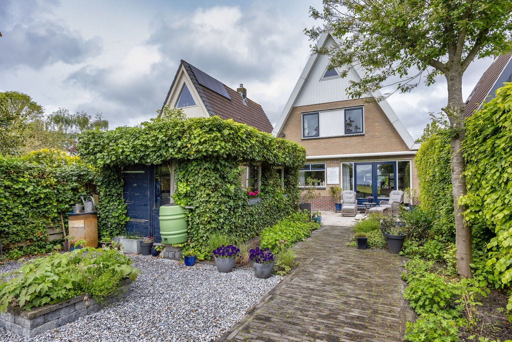 Hoekwoning te koop: Zeskanter 16, Sneek