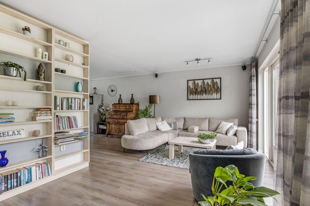 Hoekwoning te koop: Zeskanter 16, Sneek