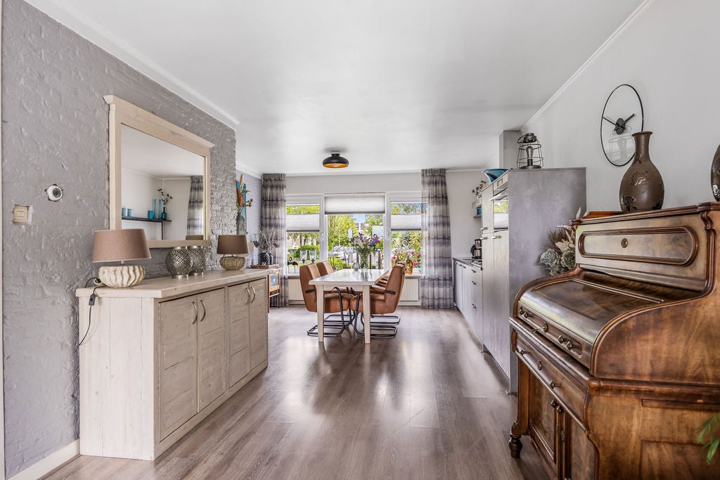 Hoekwoning te koop: Zeskanter 16, Sneek