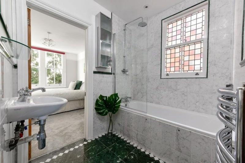 Room Cotherstone Road in Greater London