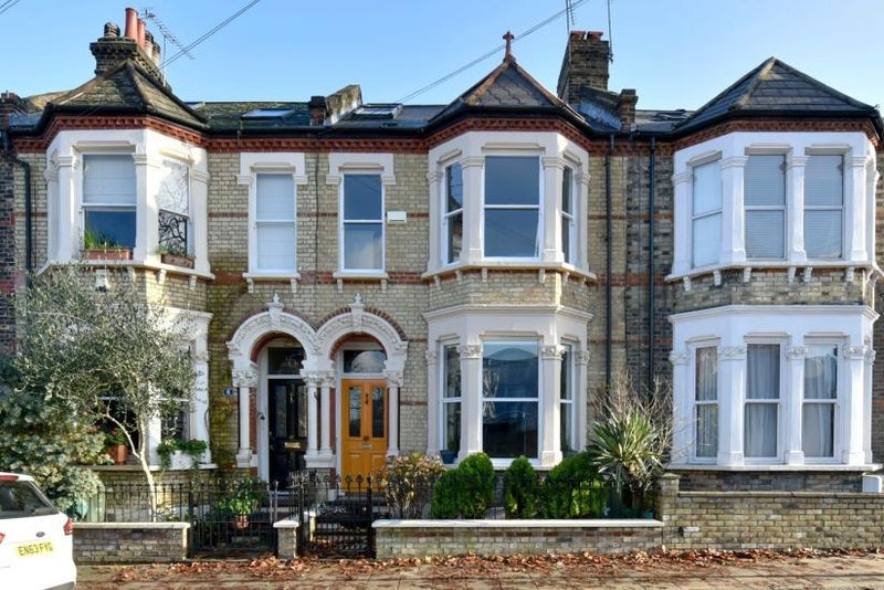 Room Cotherstone Road in Greater London