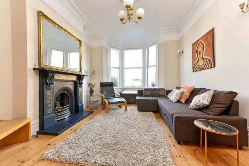 Room Cotherstone Road in Greater London