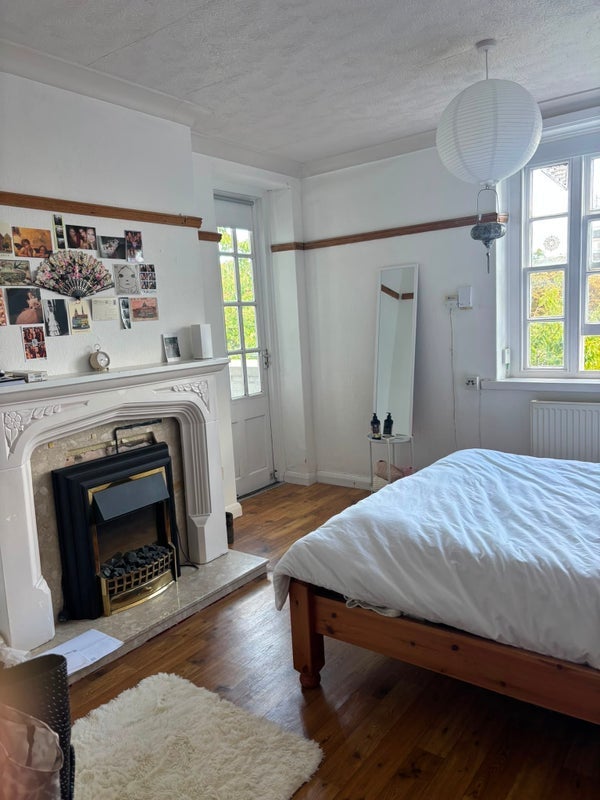 Room Hazellville Road in Greater London