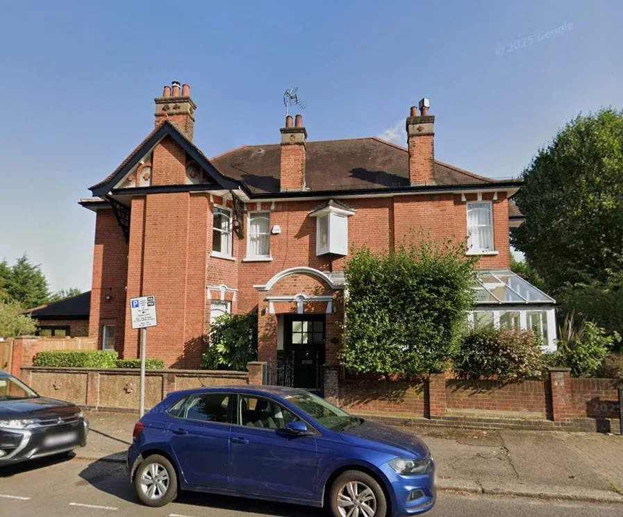 Flat Teignmouth Road in Greater London