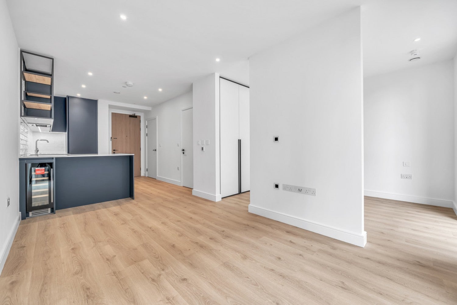 Flat Abbeydale Road in Greater London