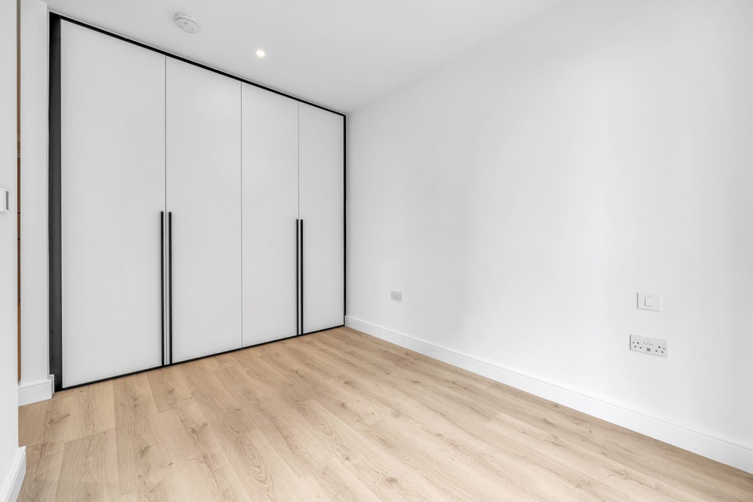 Flat Abbeydale Road in Greater London
