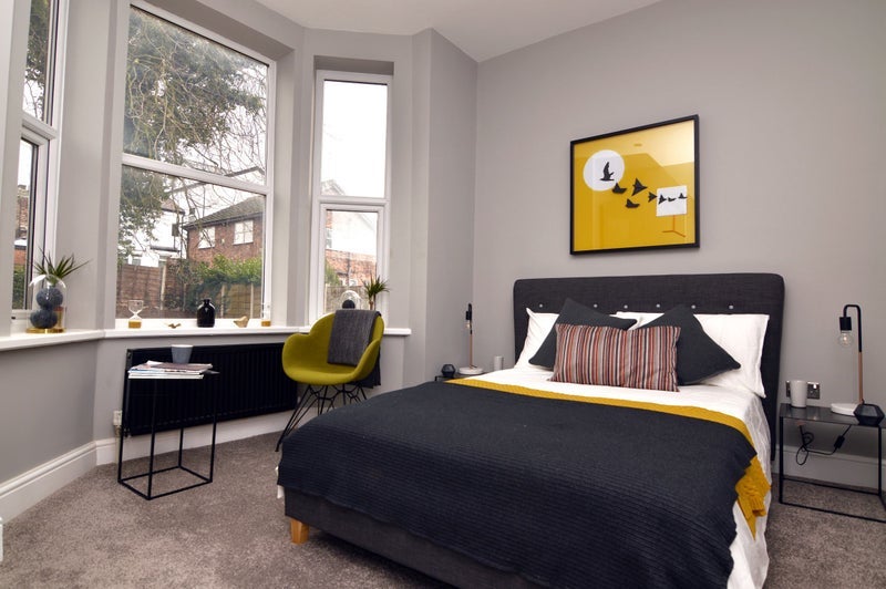 Room Wellington Road in Salford