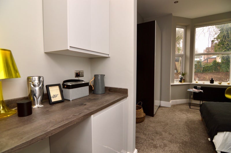 Room Wellington Road in Salford