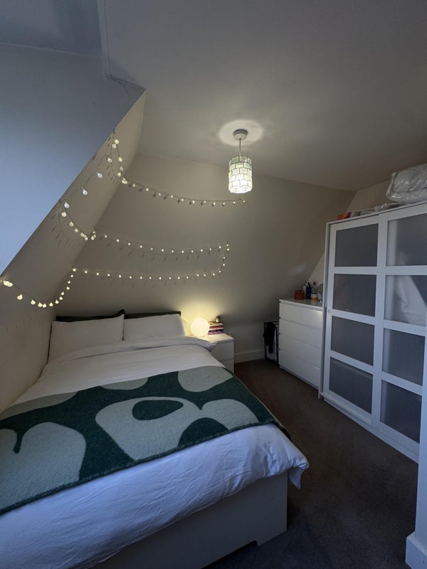 Room Trinity Road in Greater London