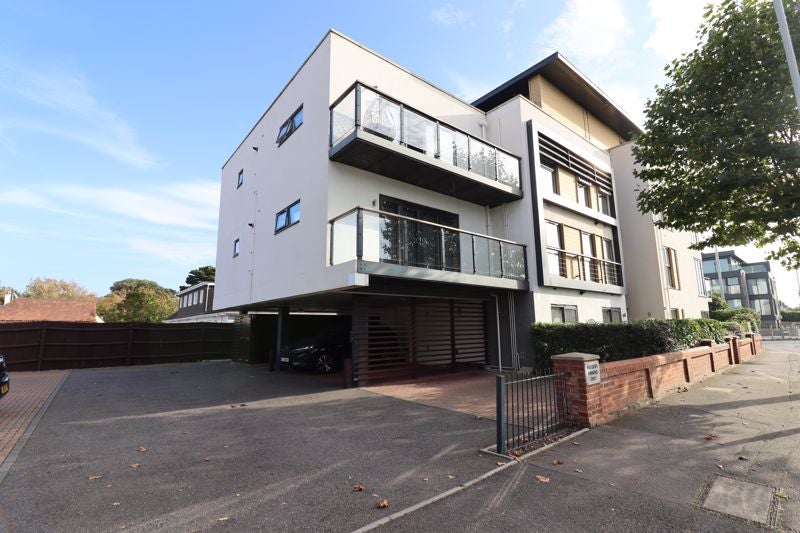 Flat Stour Road in Christchurch