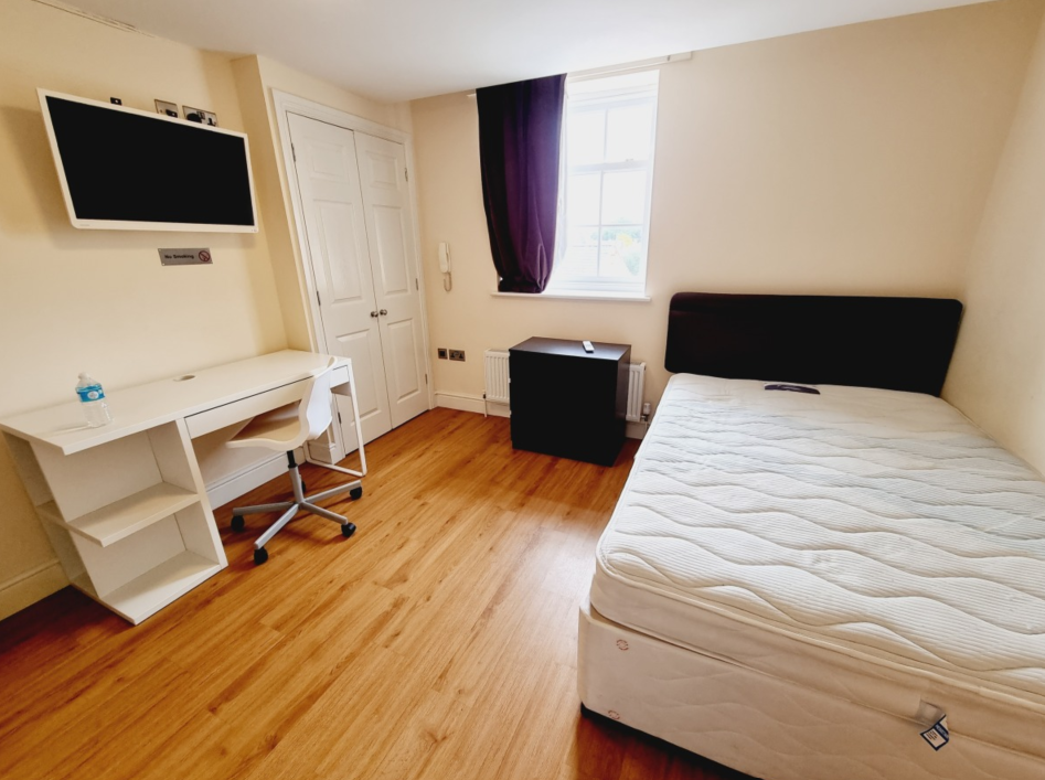 Room Bath Street in Royal Leamington Spa