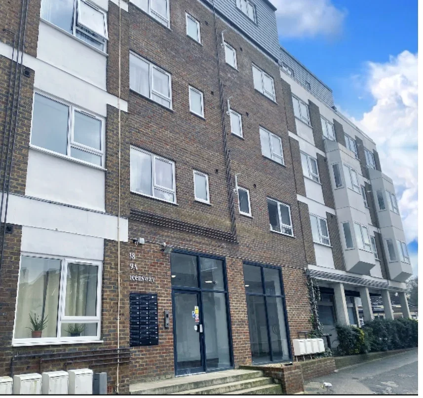 Flat Queensway in Milton Keynes