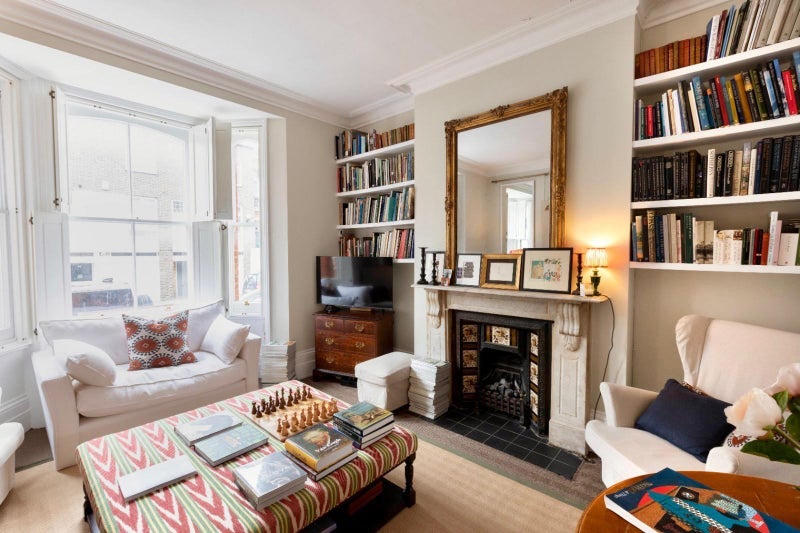 Flat Henniker Mews in Greater London