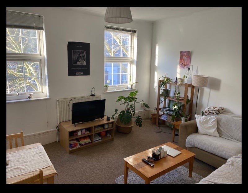 Room Leighton Road in Greater London