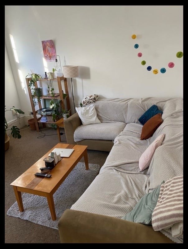 Room Leighton Road in Greater London