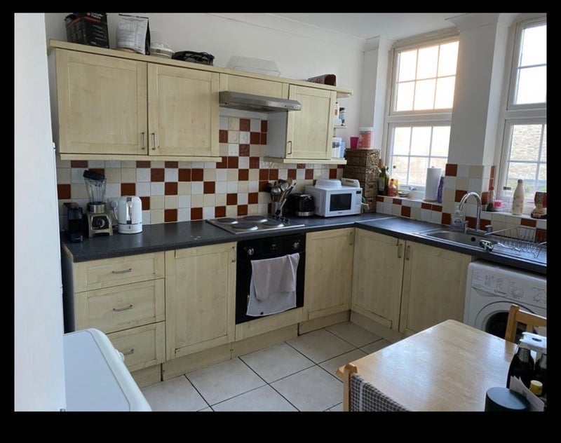 Room Leighton Road in Greater London