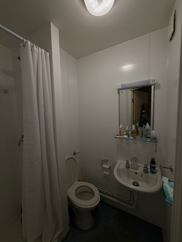 Room Old Montague Street in Greater London