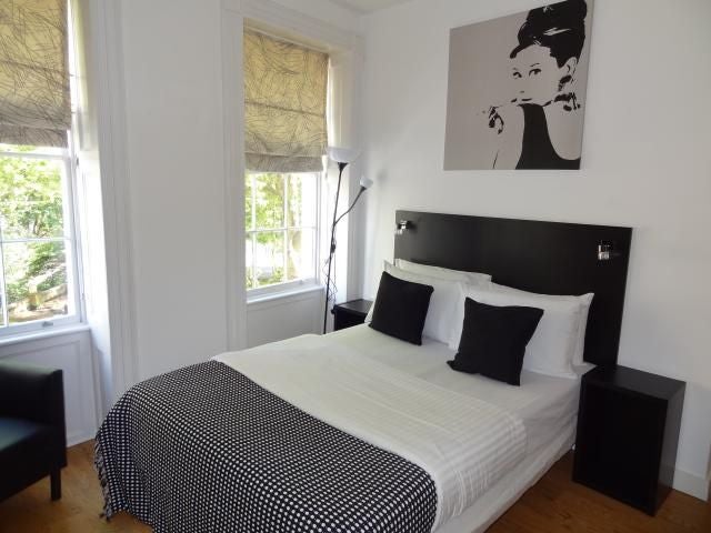 Flat Cartwright Gardens in Greater London
