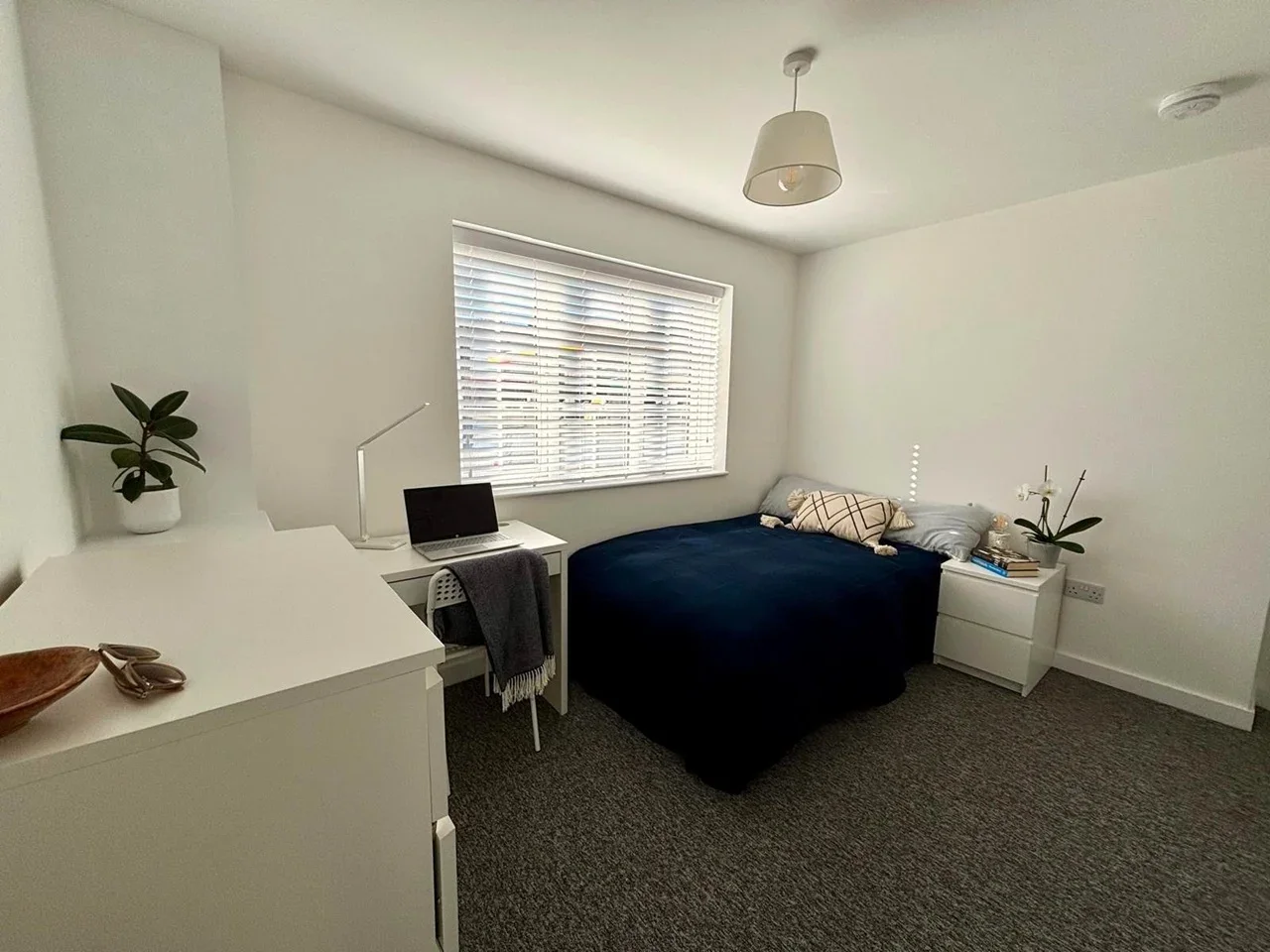 Room High Street in Dacorum