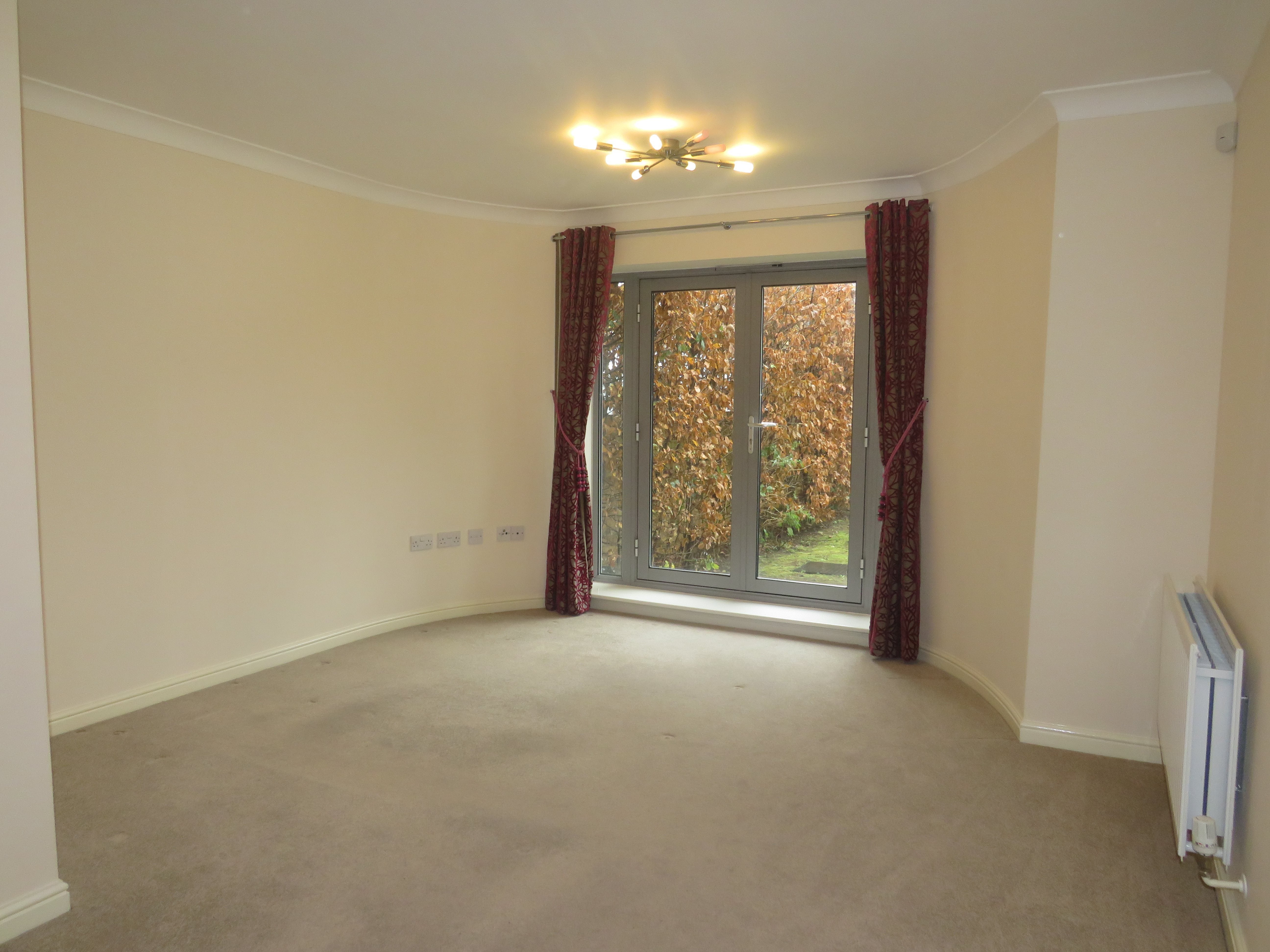 Flat Whippendell Road in Watford