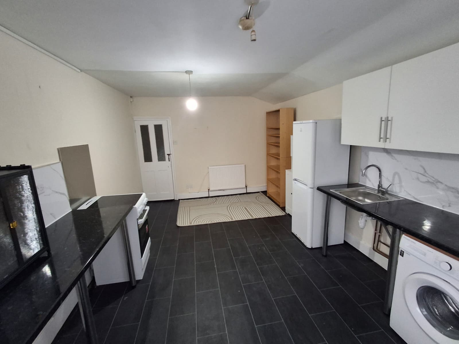 Flat First Avenue in Greater London