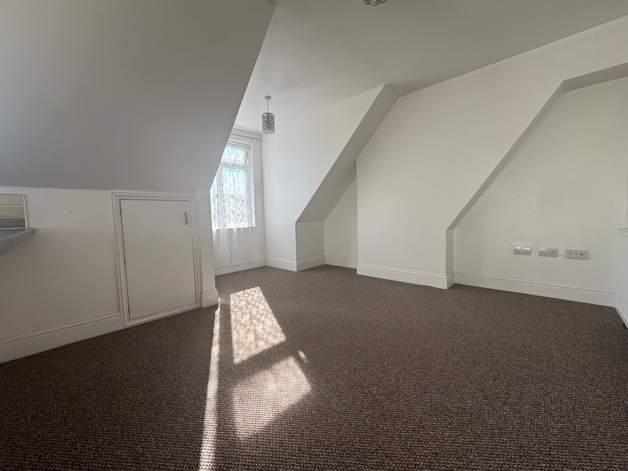 Flat Cheriton Road in Folkestone and Hythe District