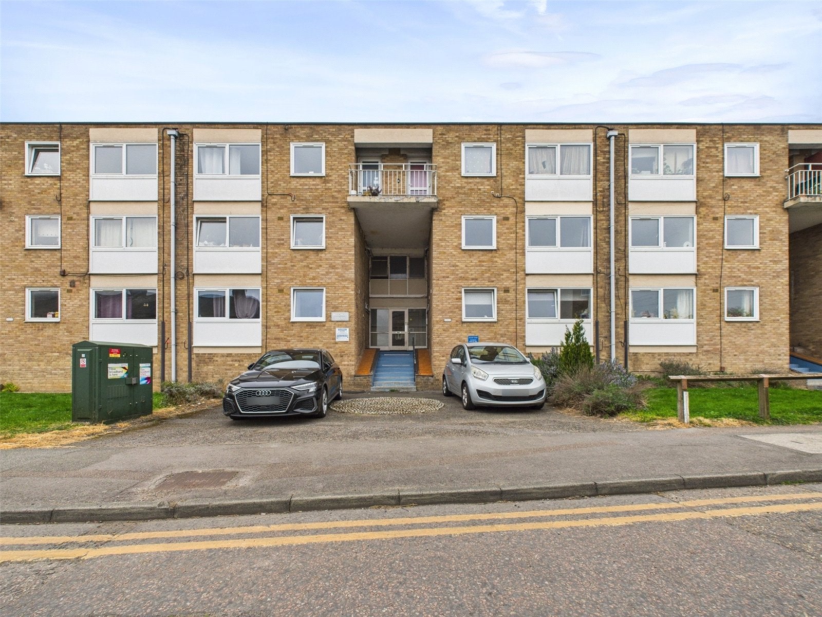 Flat Gladstone Court in Chelmsford