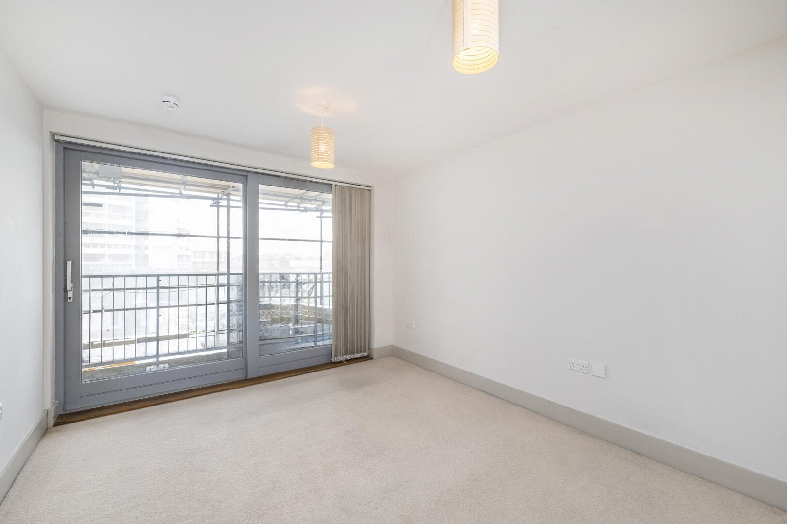 Flat Mansford Street in Greater London